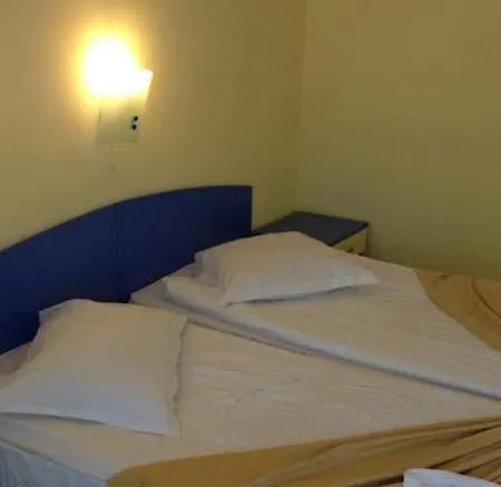 فندق Glarus 4*